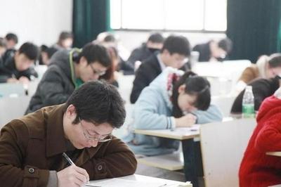 国考报考首日近19万人报名，热门岗位竞争“白热化”