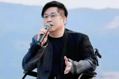 歌手郑智化道歉：“连滚带爬”用词不当