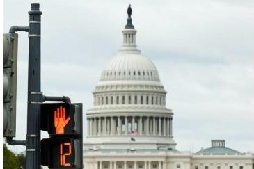 美政府“停摆”第13天，财长说开始影响国家经济
