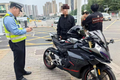 “炸街”炫酷？严查！青岛交管部门整治“飙车炸街”违法行为