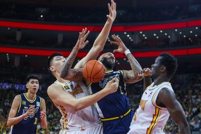 吉伦沃特因兴奋剂违规被中国篮协禁赛3个月