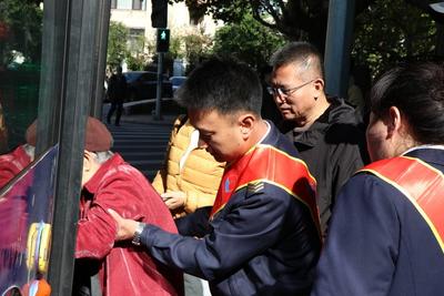 青岛巴士开通“赏菊专线”，暖心服务护航市民打卡秋日限定美景