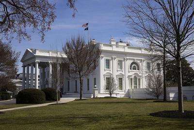 白宫正式宣布政府即将“关门”，相关机构开始执行“有序停摆”预案