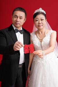 愛在重陽 幸福 “照” 見|同興路社區為老年夫妻送免費婚紗攝影?