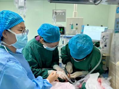 打破常规，胶州产妇突发胎盘早剥，NICU转运团队直奔当地产房抢救新生儿