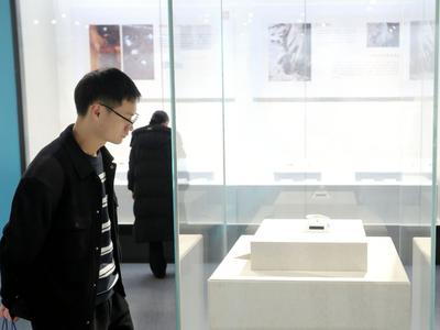 山东大学博物馆举办“洞天遗珍——万寿岩遗址出土文物展”