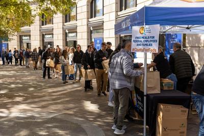 政府“停摆”破纪录第一天，记者前方直击美国现状