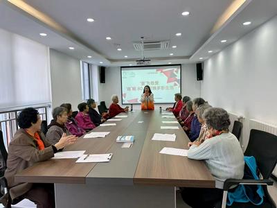 山水名园社区老年合唱：为老服务暖人心，“星光”合唱咏幸福