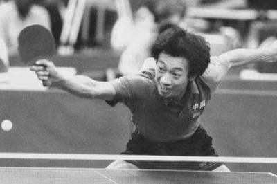 乒乓球前世界冠军滕义受贿逾亿元获刑十四年：利用人脉关系谋不当利益