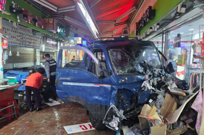 韩国一货车冲撞人群致2人死亡，涉事司机已被逮捕