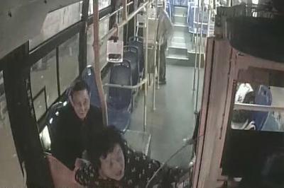 深夜暖心“顺风车”：青岛巴士驾驶员护送陌生祖孙回家