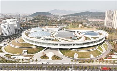 青岛虚拟现实创享中心“静待客来”