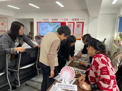 湛山街道仰口路社区携手市南区琴岛美术家协会女画家工作委员会解锁美育服务新图景