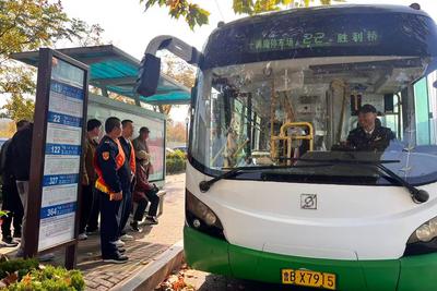“青岛巴士”志愿暖秋，传递文明与温度