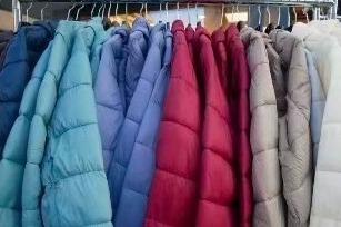 原材料暴涨导致羽绒服越来越贵？揭秘背后真相