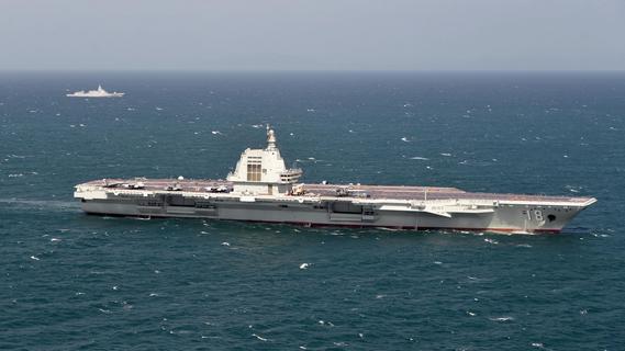 高清大图！沉浸式感受福建舰入列后首次海上实兵训练现场