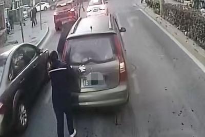 帮推车、清路障……寒风中，青岛巴士这群“热心肠”的举动太暖了！