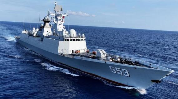 海上“投喂”！直击舰艇编队海上综合补给训练现场