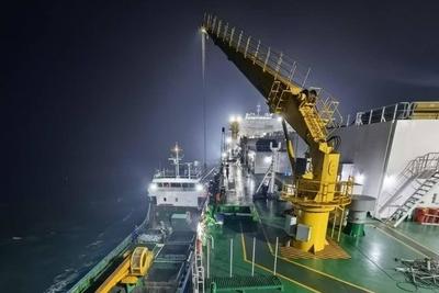 全球首次！ “国信1号2-2”成功完成大西洋鲑工船入舱，深远海养殖实现新突破