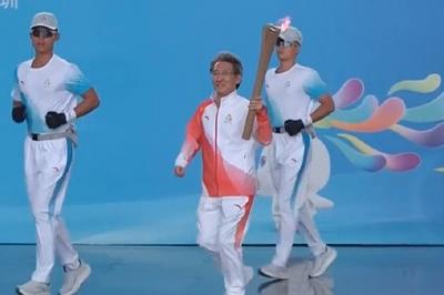 粤港澳三地联动！十五运会火炬开始传递