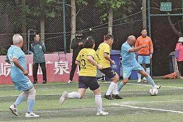 青岛故事 |  “老炮”足球队：热血“追风”20年