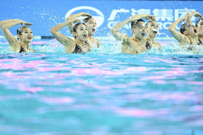 十五运会花样游泳决赛十支参赛队，竟有七对双胞胎