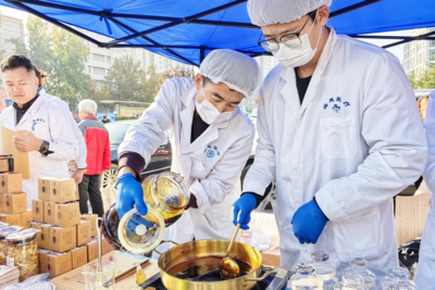 青岛市启动“养生膏方节”暨“冬令进补”生殖健康促进宣传周活动