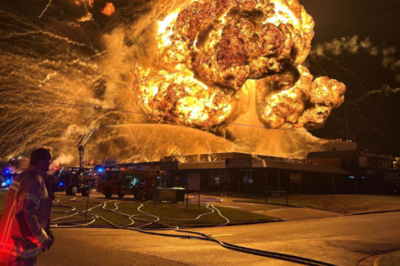 澳大利亚突发爆炸，超200名消防员紧急赶赴现场灭火