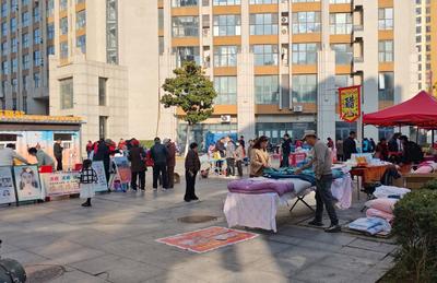 民城路社区“十二邻聚日”|便民大集进社区 阳光执法零距离