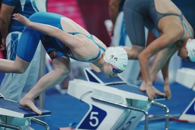 祝贺！李冰洁夺女子400自金牌