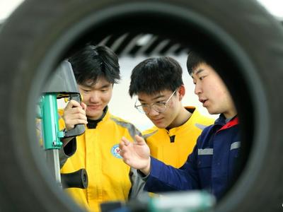 “公益课堂”促稳岗就业