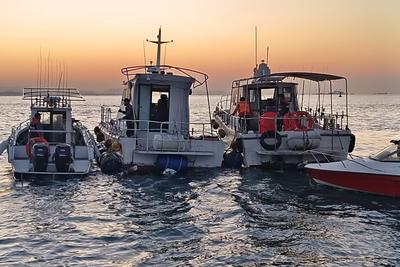 一钓鱼船触礁遇险，青岛30多位“海中卫士”8小时搏风击浪成功救援