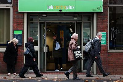 民调显示超七成英国选民对国家未来感到悲观