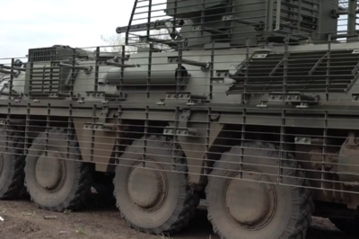 俄称继续在红军城推进，乌称加强守卫