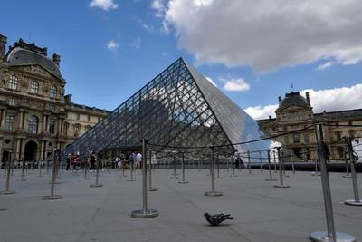 法国卢浮宫盗窃案第四名嫌疑犯落网