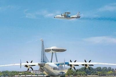 外机最近不足100米，对峙近20分钟！当我军战机在远海空域突遇险情