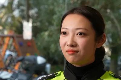 “兔子警官”回应作秀质疑：但行好事，莫问前程