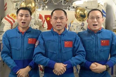 请查收！神舟二十一号乘组祝你心情像火箭升空