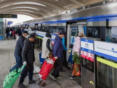 即墨打响“坐最美轻轨・赶千年大集”品牌