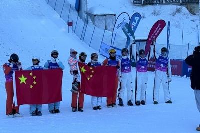 中国队包揽国际雪联世界杯云顶站团体赛冠亚军