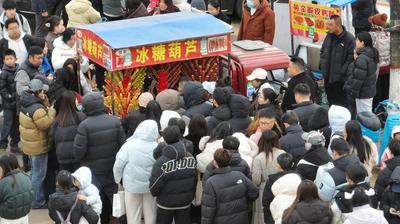 万家灯火丨“让糖葫芦爷爷早点回家”