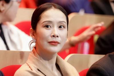 海清、朱亚文，有新身份