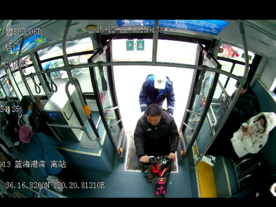 暖心守护特殊群体出行路！城阳巴士驾驶员传递冬日温情