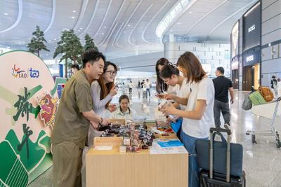 前11个月办理离境退税的境外旅客数量同比增长285%