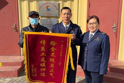 冬日街头暖心事不断！青岛巴士驾驶员擦亮城市文明窗口