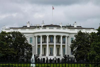 特朗普签署行政命令，重申2028年登月目标