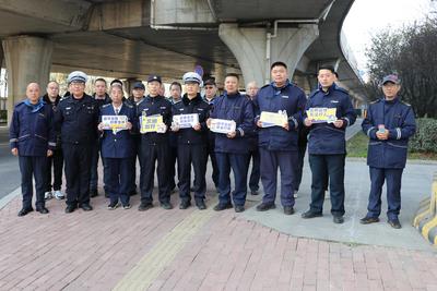 李沧巴士警企联动，筑牢冬运出行安全防线