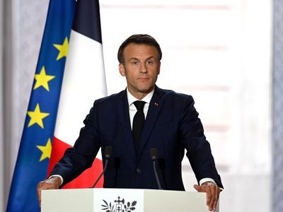 法国总统马克龙抵达成都