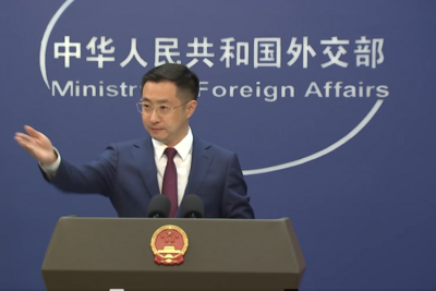 外交部：石平这种败类的丑恶言行不值一评