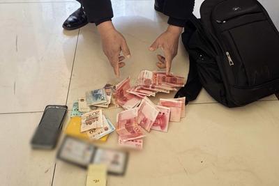 冬季守护 | 青岛警方紧急拦截45万元，顺线抓获4名帮骗子取钱“车手”